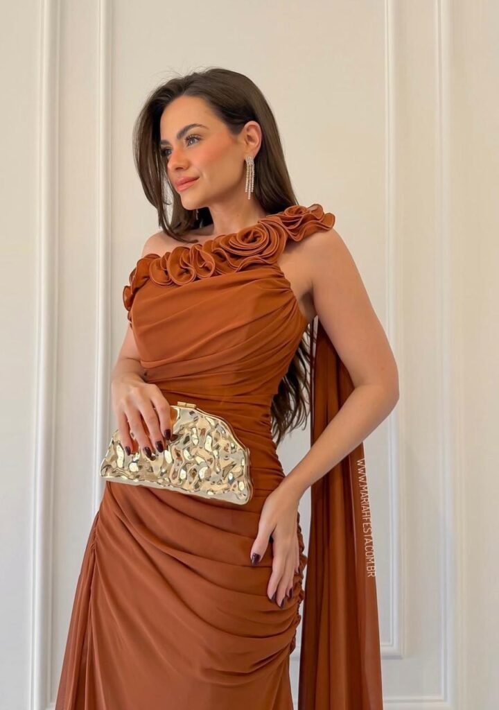Vestido Longo Terracota com Gola Floral