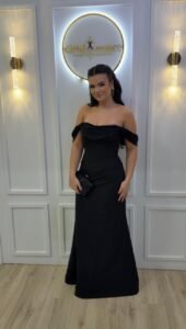 Vestido longo preto ombro a ombro