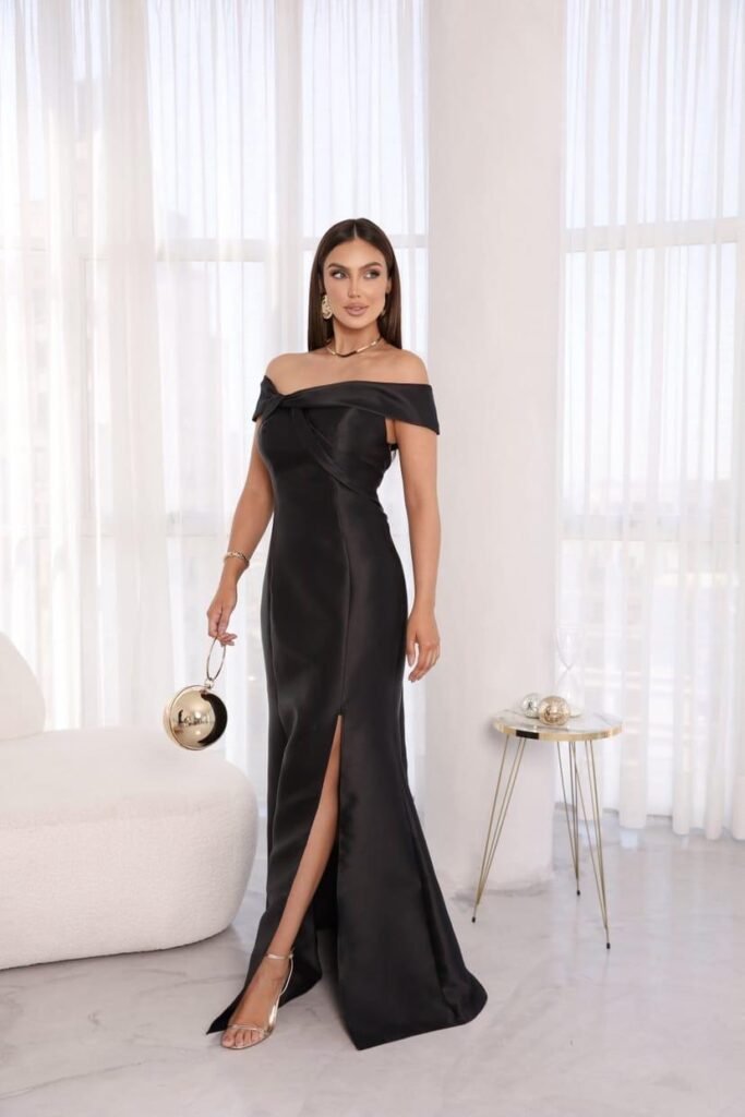 Vestido longo preto sereia ombro a ombro com fenda - REF 1396C