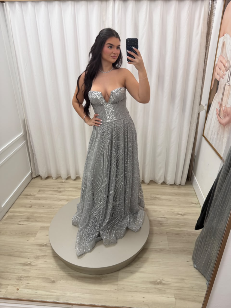 Vestido Longo Prata Tomara que Caia com Corpete Bordado – 1424T