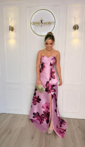 Vestido longo lilás floral tomara que caia com babado e fenda