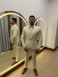 Terno masculino off-white slim com colete