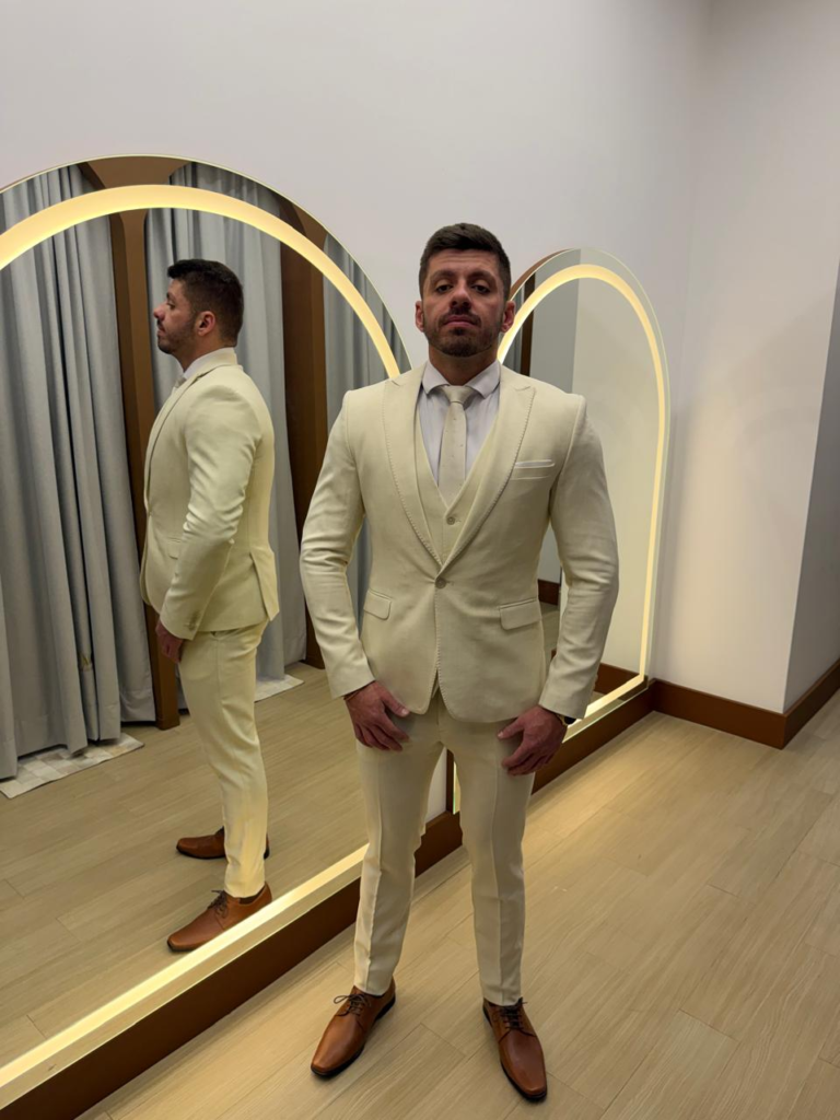 Terno masculino off-white slim com colete