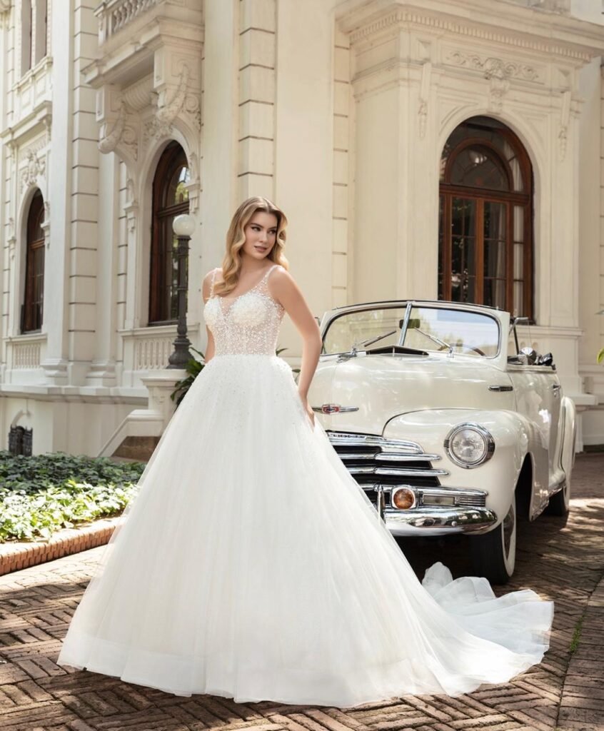 Vestido de noiva princesa com corpete bordado