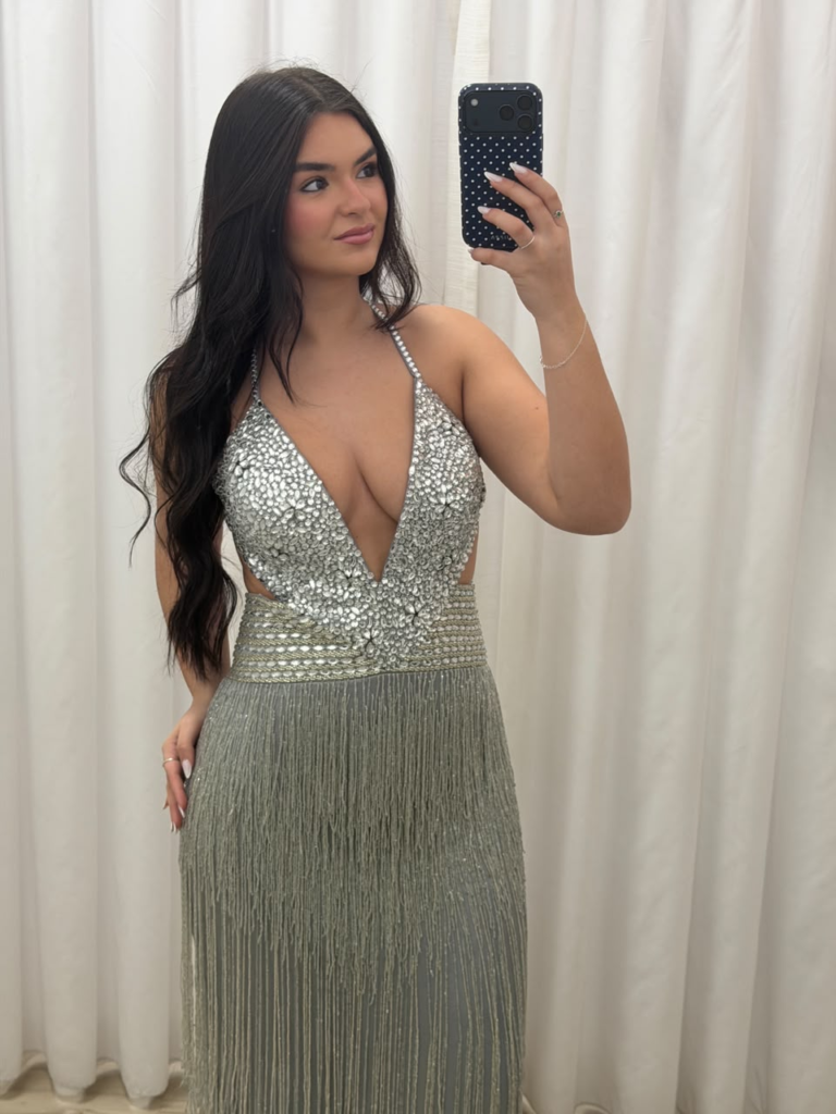 Vestido Longo Prata com Corpete Bordado, Recortes e Franjas – 1425T