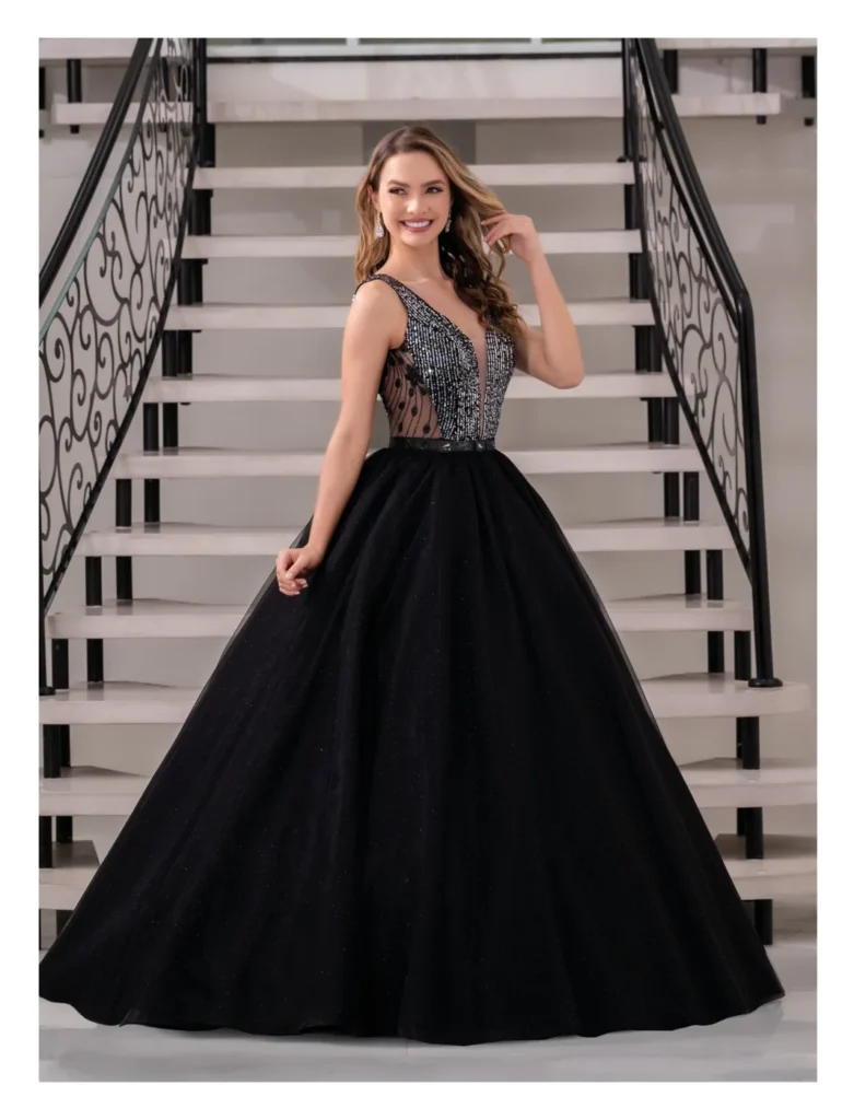 Vestido de debutante preto 2 em 1, ref. 1997: versão longa com corpete bordado e saia ampla.